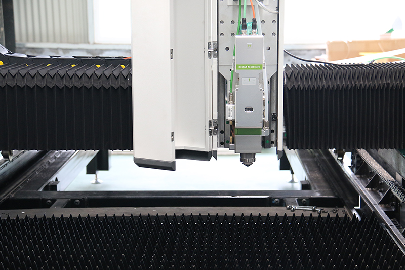Pelti- ja putken pyöreä CNC-levy- ja putkikuitu laserleikkauskone