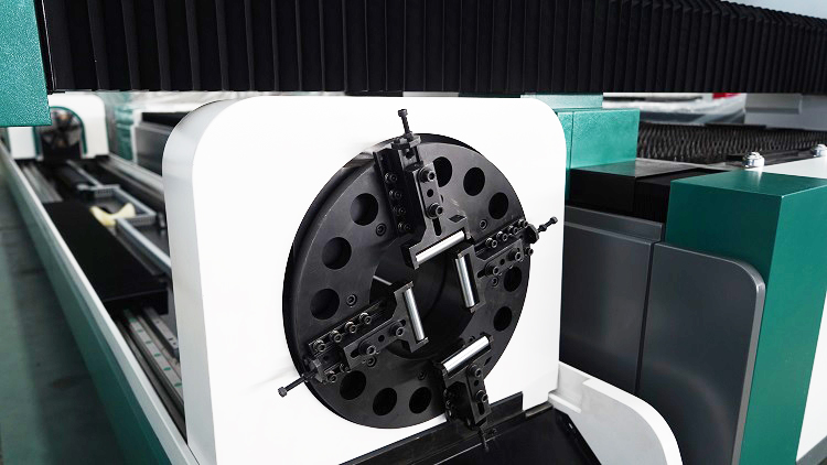 Pelti- ja putken pyöreä CNC-levy- ja putkikuitu laserleikkauskone